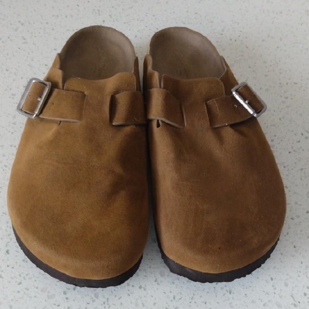 Universal Hoiland Shoes